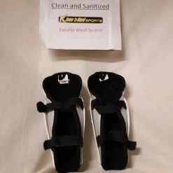 Ice Hockey Protective Used CCM Ice Hockey Size 10" Shin Pads