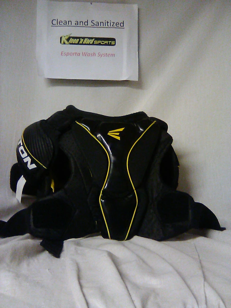 Used Easton RS II Ice Hockey Size Jr M Shoulder Pads 3 Used Easton RS II Ice Hockey Size Jr M Shoulder Pads