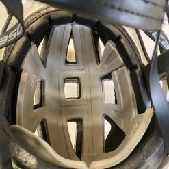 Used Cascade CPV-R Size M/L White Lacrosse Mens Helmet