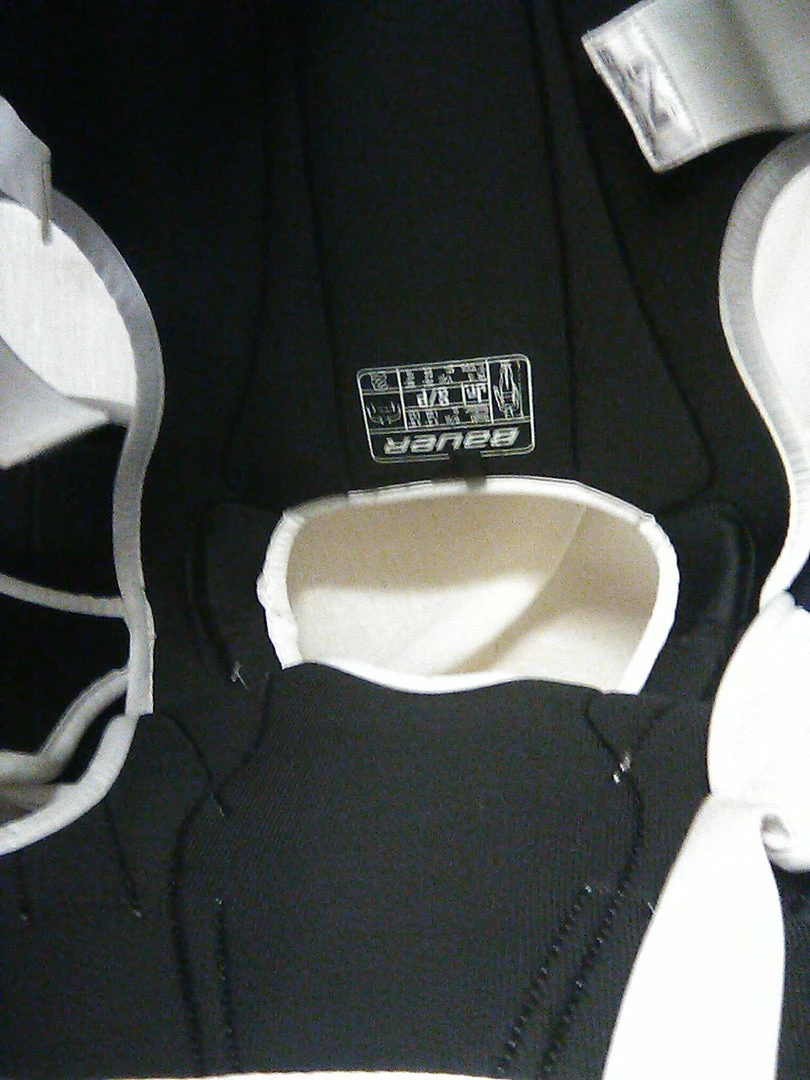 Used Bauer Nexus 400 Size Jr S Ice Hockey Shoulder Pads Ice Hockey Protective 5 Used Bauer Nexus 400 Size Jr S Ice Hockey Shoulder Pads Ice Hockey Protective