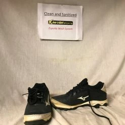 Used Mizuno Black-White Size 5 Baseball Cleats