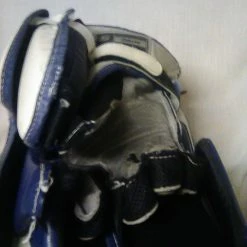 Used Reebok 14K Size Sr Reg (Rt Hand) Ice Hockey Goalie Blocker