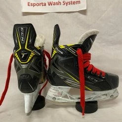 Used CCM 5092 Tacks Size 2 D Ice Hockey Skates