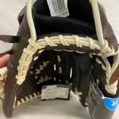 New Mizuno Franchise Size 12