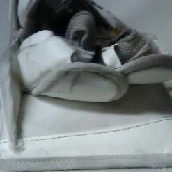 Used Boddam XCell Size Int Reg (Rt Hand) Wht-Blk-Gld Ice Hockey Goalie Blocker