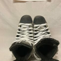 Used Nike Bauer Vapor XXXX Size 2.5 D Ice Hockey Skates