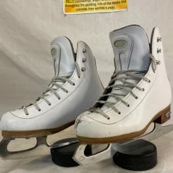 Used Riedell White Stride Size Yth 12.5 W Figure Skating Figure Skates
