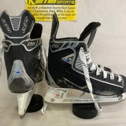 Used CCM Vector 06 Size 3 D Ice Hockey Skates