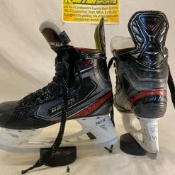 Used Bauer Vapor X2.9 Size 2 D Ice Hockey Skates