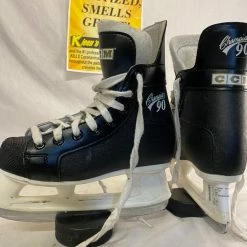 Used CCM Champion 90 Size 2 D Ice Hockey Skates