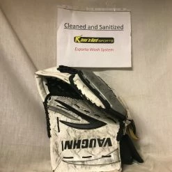 Used Vaughn V5 7490i Reg (Lt Hand) Sz Int White-Black Ice Hockey Goalie Catcher