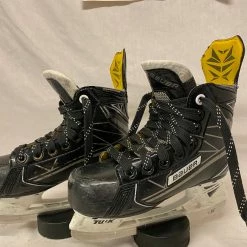 Used Bauer Supreme 1S Size YTH 13 EE Ice Hockey Skates