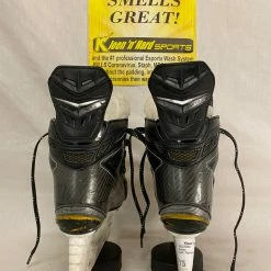 Used Bauer Supreme 160 Size 1 D Ice Hockey Skates