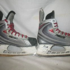 Used Bauer Vapor XXXX Size 3 D Ice Hockey Skates 8 Used Bauer Vapor XXXX Size 3 D Ice Hockey Skates