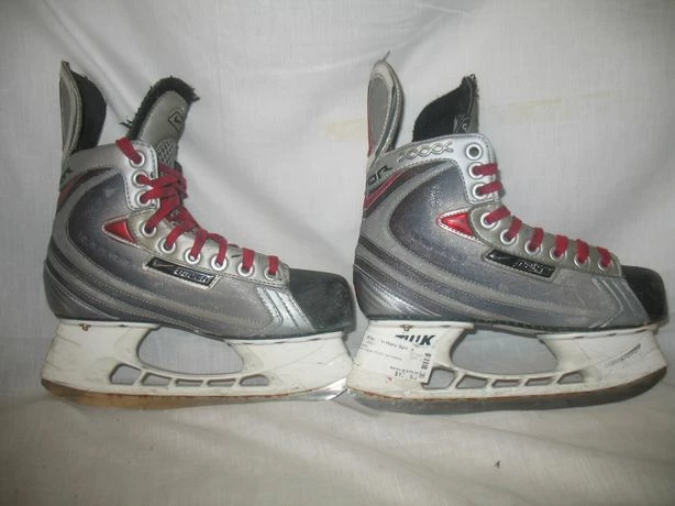 Used Bauer Vapor XXXX Size 3 D Ice Hockey Skates 4 Used Bauer Vapor XXXX Size 3 D Ice Hockey Skates