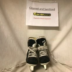 Used CCM 152 Tacks Size Yth 12 Ice Hockey Skates