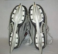 Used Bauer Vapor XII Size 1 D Ice Hockey Skates