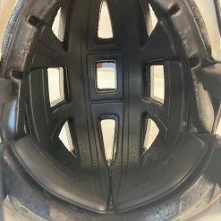 Used Cascade CS-R Size S/M White Lacrosse Helmet Lacrosse New And Used