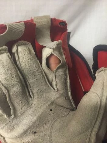 Used Itech X-Factor Size Sr Reg (Rt Hand) Red-Blk-Wht Ice Hockey Goalie Blocker 7 Used Itech X-Factor Size Sr Reg (Rt Hand) Red-Blk-Wht Ice Hockey Goalie Blocker