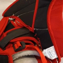 Used Vaughn Ventus LT68 Reg (Lt Hand) Sz Sr Red/Black/White Goalie Catcher Ice Hockey Goalie Catchers And Blockers