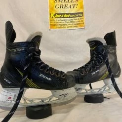 Used CCM Tacks 2052 Size 1 D Ice Hockey Skates