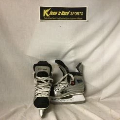 Bauer Used Vapor Size 2.5 Ice Hockey Skates