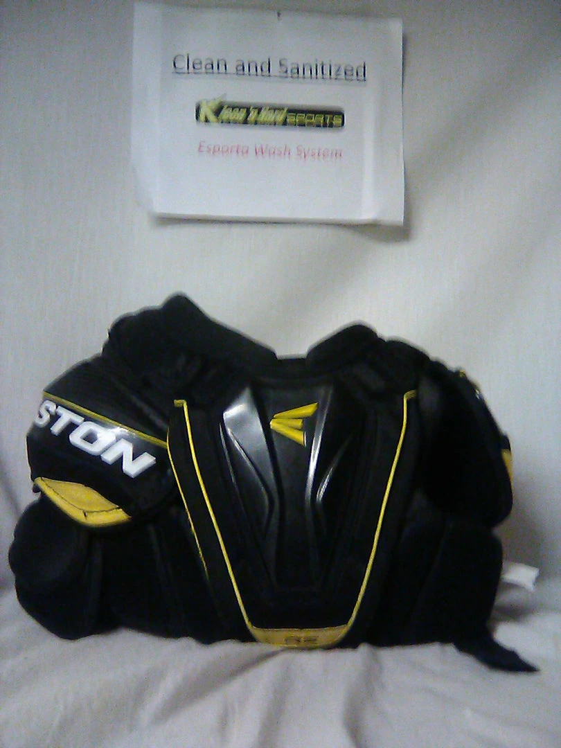 Used Easton RS II Ice Hockey Size Jr M Shoulder Pads 4 Used Easton RS II Ice Hockey Size Jr M Shoulder Pads