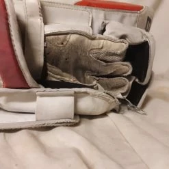 Used Bauer X:40 Size Sr Reg (Rt Hand) White-Red Ice Hockey Goalie Blocker