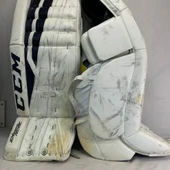 Used CCM Extreme Flex 860 Size 35"+2 White-Navy Ice Hockey Goalie Leg Pads