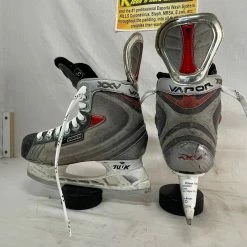 Junior Hockey Skates Used Nike Bauer Vapor XXV Ice Hockey Size 3 D Skates 15 Junior Hockey Skates Used Nike Bauer Vapor XXV Ice Hockey Size 3 D Skates