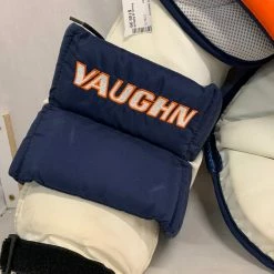 Used Vaughn Velocity V4 7250 Size Jr L Ice Hockey Goalie Chest Protector