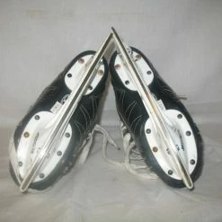 Used Easton Ultra Lite Pro Size 2.5 D Ice Hockey Skates 7 Used Easton Ultra Lite Pro Size 2.5 D Ice Hockey Skates