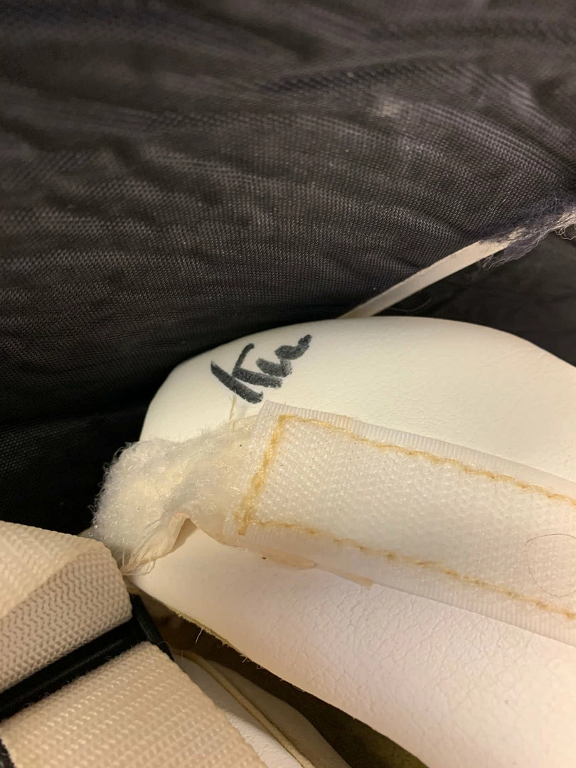 Used Bauer Reflex Reg (Lt Hand) Hockey White/ Navy Goalie Catcher Ice Hockey Goalie Catchers And Blockers 7 Used Bauer Reflex Reg (Lt Hand) Hockey White/ Navy Goalie Catcher Ice Hockey Goalie Catchers And Blockers