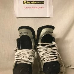 Used Bauer Vapor XIX Size 4 D Ice Hockey Skates