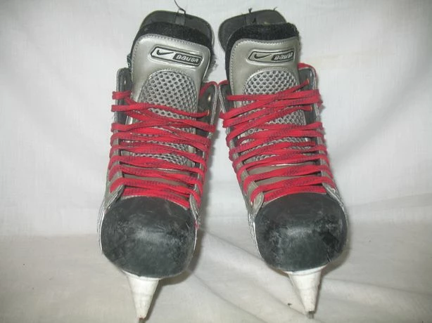 Used Bauer Vapor XXXX Size 3 D Ice Hockey Skates 6 Used Bauer Vapor XXXX Size 3 D Ice Hockey Skates