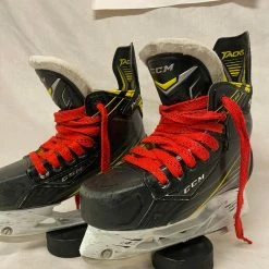 Used CCM 5092 Tacks Size 2 D Ice Hockey Skates