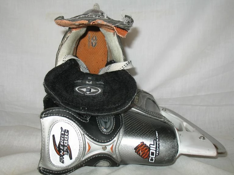 Used Easton Synergy 1500 Size 3 R Ice Hockey Skates 7 Used Easton Synergy 1500 Size 3 R Ice Hockey Skates