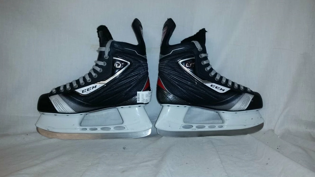 Used CCM U+ 04 Size 8 D Ice Hockey Skates 4 Used CCM U+ 04 Size 8 D Ice Hockey Skates