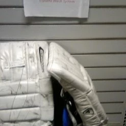 Used Bauer Reactor 2000 Size 30" + 1" White-White Ice Hockey Goalie Leg Pads