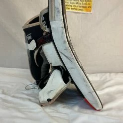 Used CCM Extreme Flex II 860 Size Sr Reg (Rt Hand) Ice Hockey Goalie Blocker